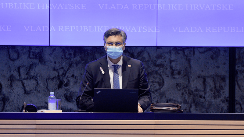 Plenković: Ograničit ćemo cijenu motornog benzina na 11 kuna i 10 lipa, a dizelskoga goriva na 11 kuna